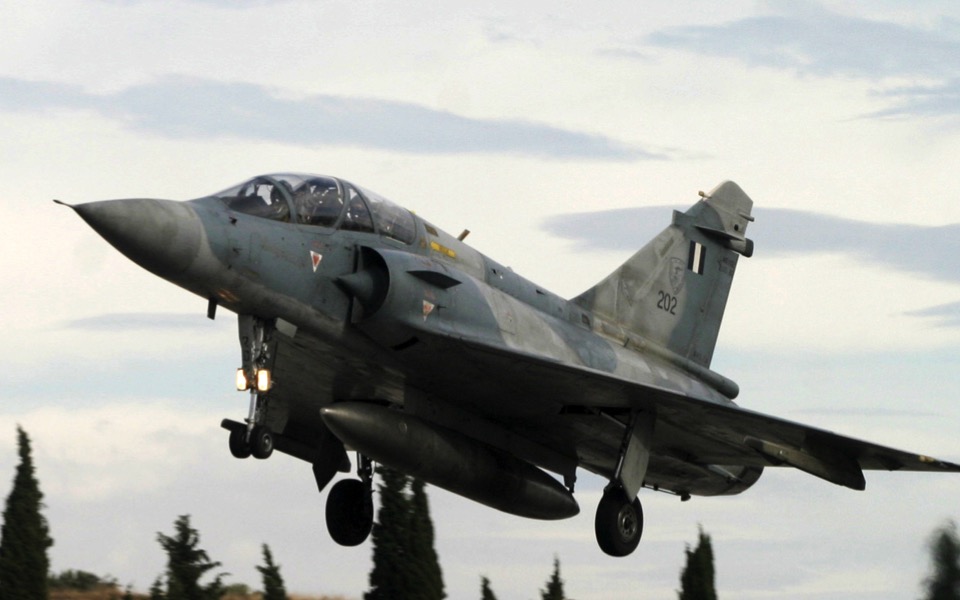 Mirage jet crash revives fleet fears | eKathimerini.com