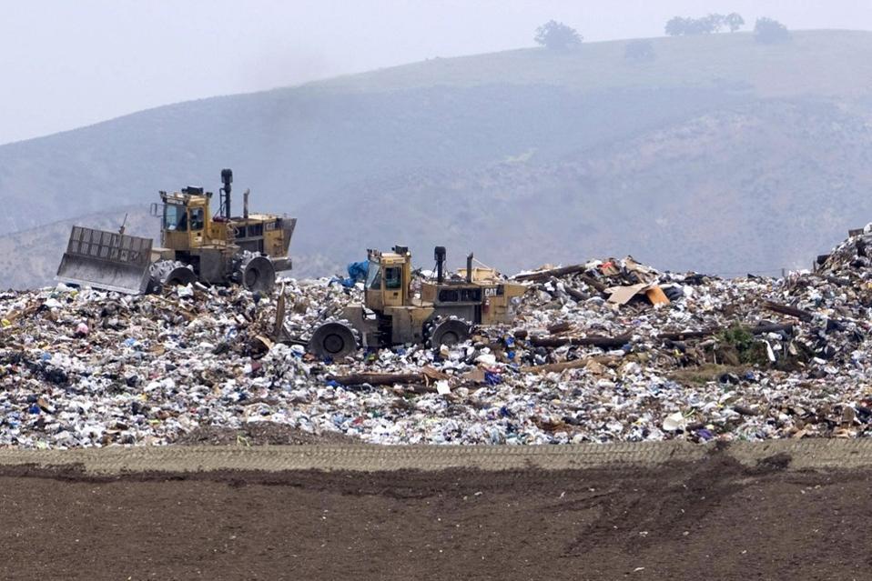 Greece at risk of missing EU waste management targets | eKathimerini.com