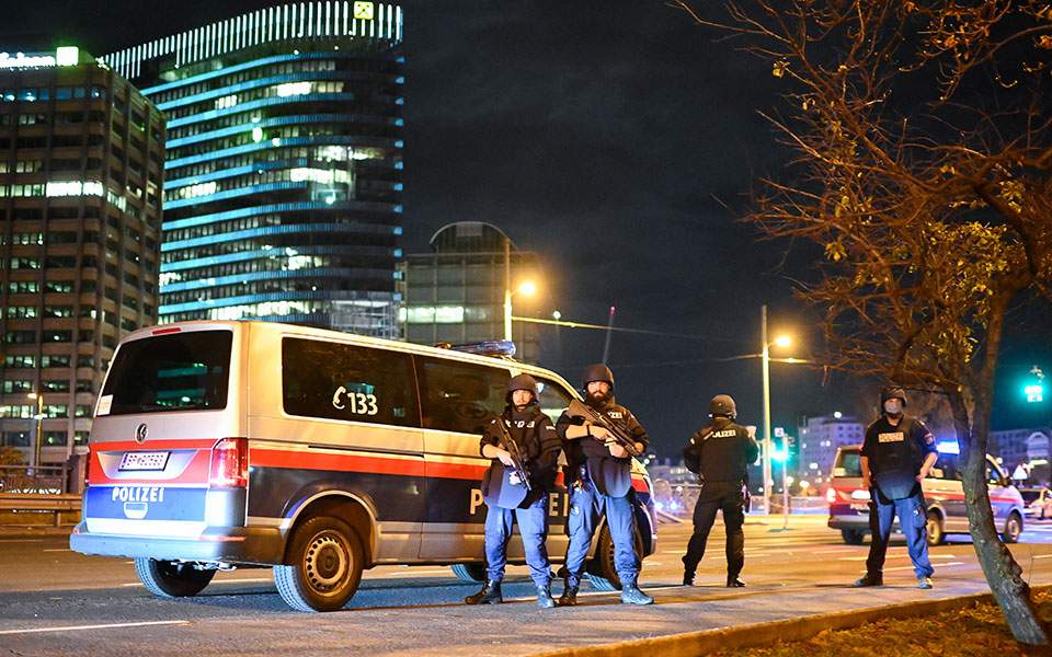 Greek Pm Condemns Vienna Shootings News Ekathimerini Com