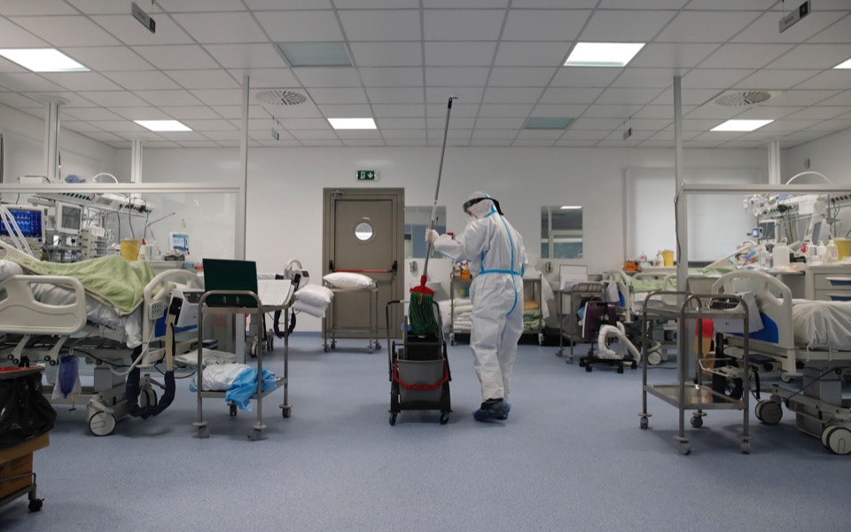 Out of sight, cleaners perform critical work in Covid ICUs