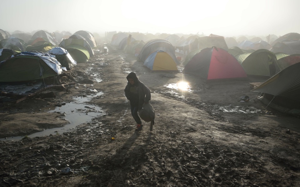 Children exposed to raw sewage, noxious fumes at Greek border camp