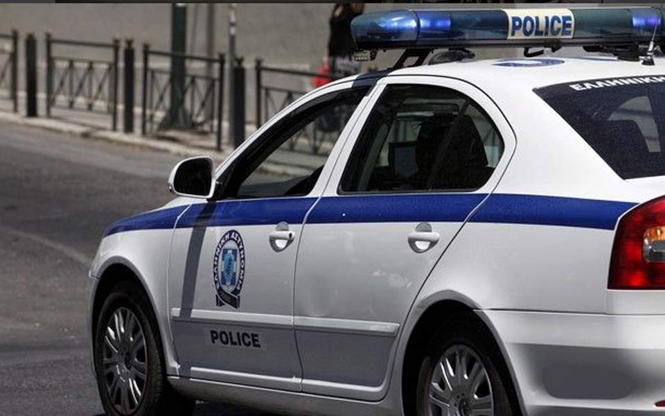 Maskless shopper arrested after causing scene on Corfu | eKathimerini.com