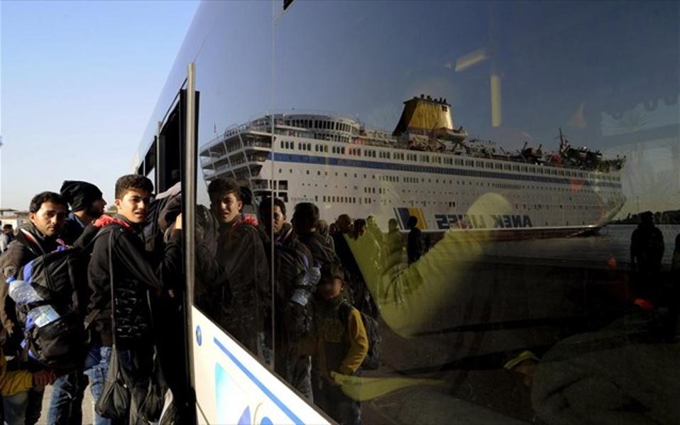 Despite border closures, Syrians determined to reach Europe