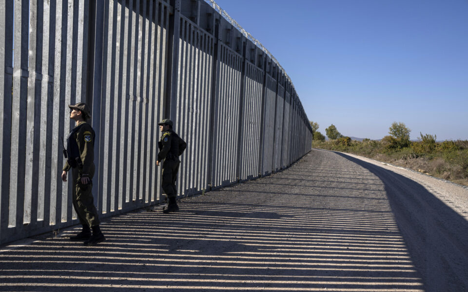 Border guard contracts renewed