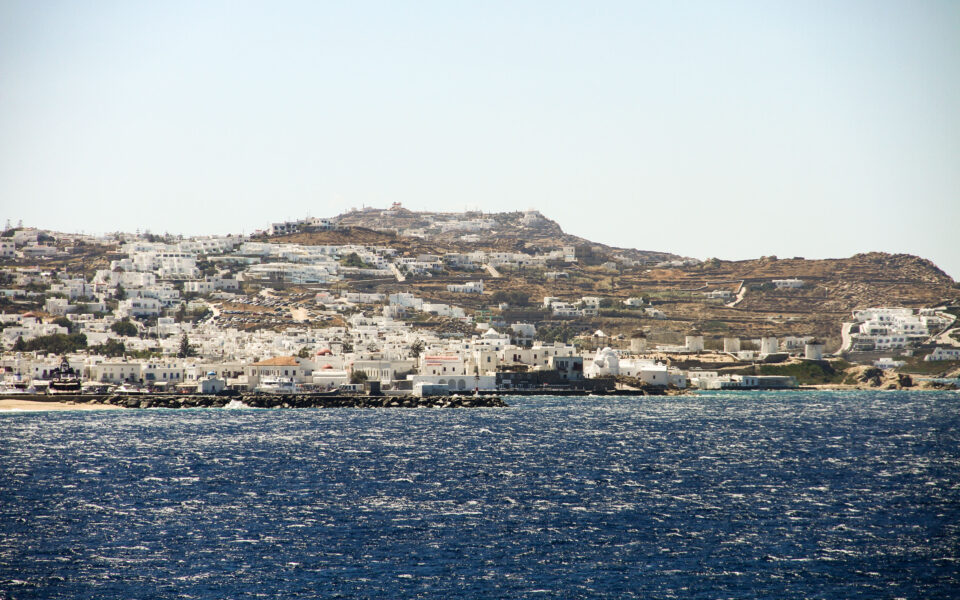 Beach bar in Mykonos fined for taking over seashore