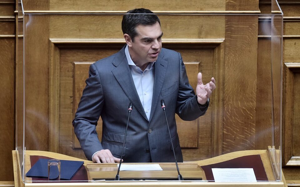 Tsipras again challenges PM to televised debate