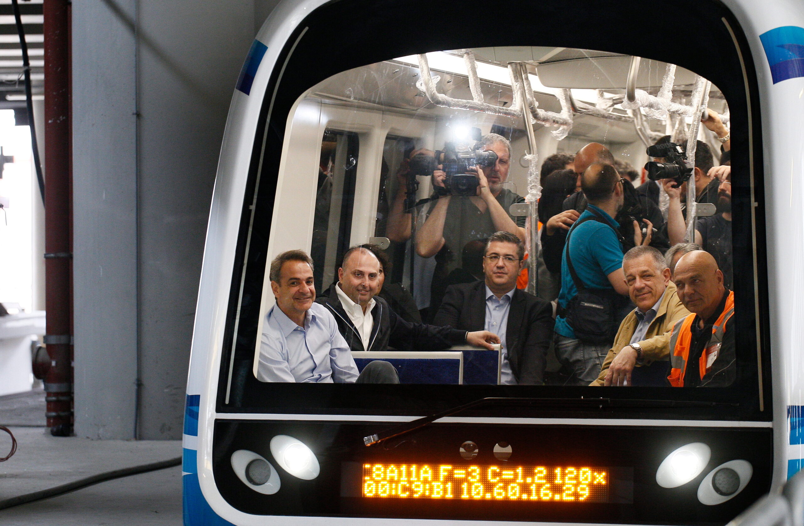 PM takes inaugural ride on Thessaloniki metro during trial run |  eKathimerini.com