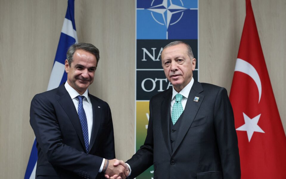 Mitsotakis, Erdogan meet in Vilnius