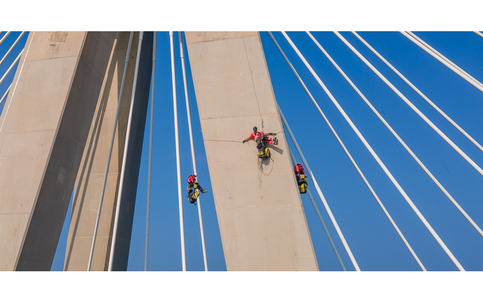 Climbers inspect Rio-Antirrio Bridge in spectacular fashion