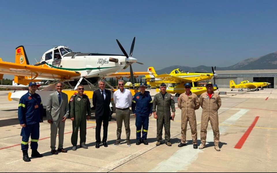 Turkish firefighting forces arrive in Athens