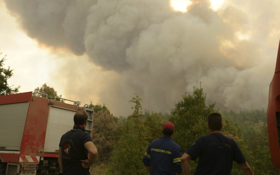 Evros fire continues to frustrate