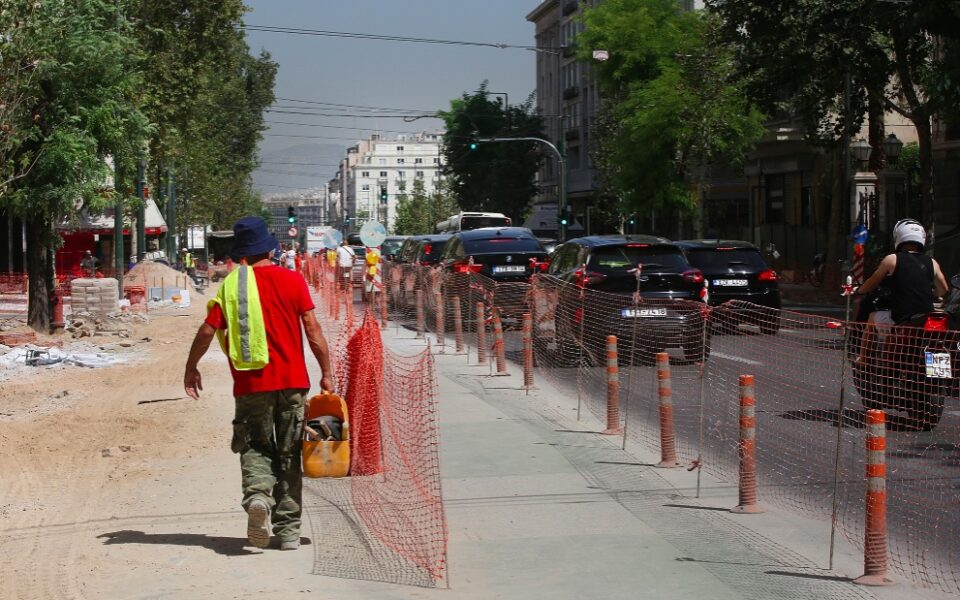 Ban on tables, chairs on central Panepistimiou Avenue