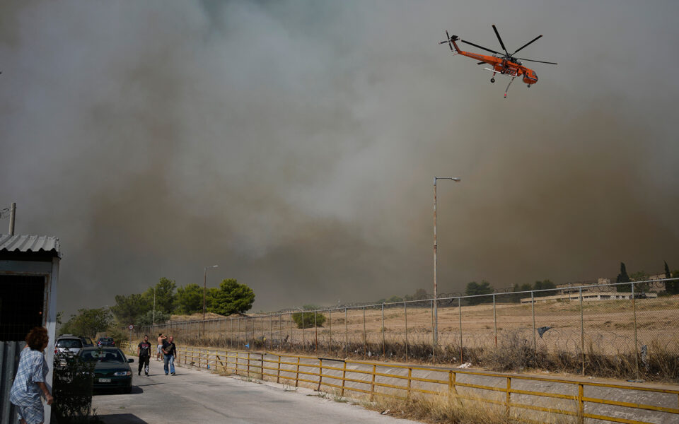 Flames approach Kapota military camp in Menidi