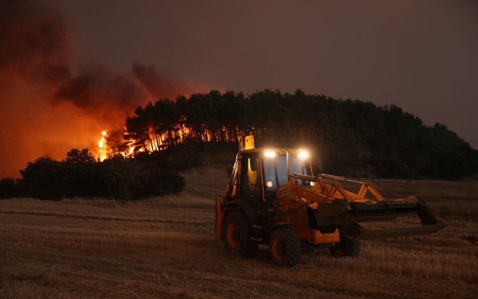 Major wildfire burning in northern Greece, one dead, two injured