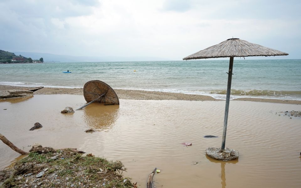 Newly wed Austrians feared missing in floods