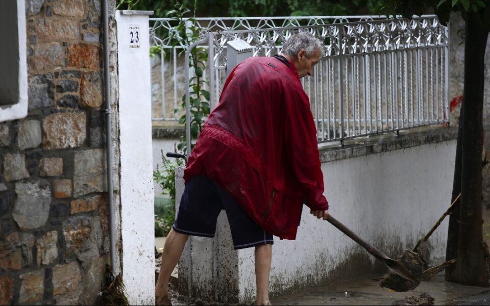 Three outbreaks of leptospirosis detected as gastroenteritis cases rise to 41