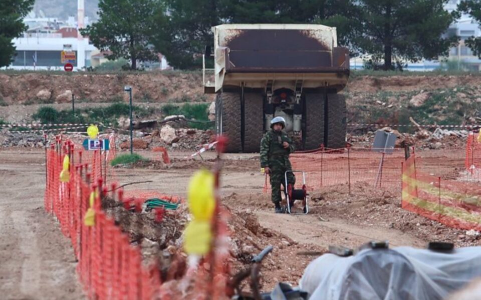 Section of coastal road closed to detonate WWII bomb