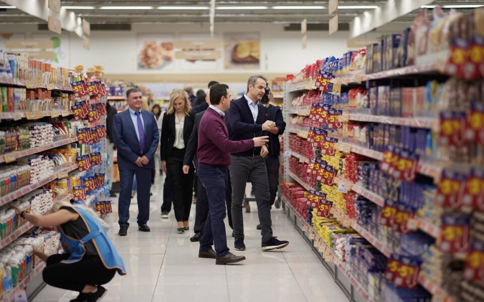 PM briefed on progress of counter-inflation initiatives during supermarket visit