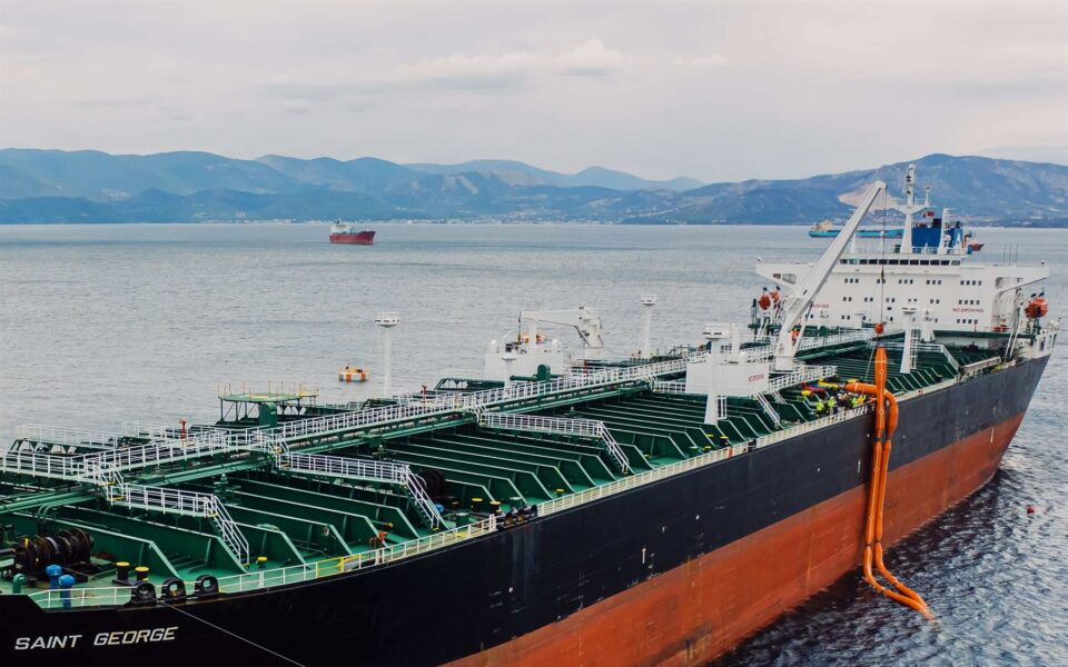 Greek merchant fleet sees slight increase in 2024 amid decreased tonnage