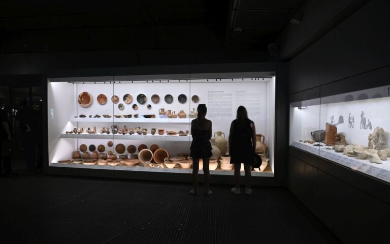 Ancient life artefacts’ exhibition opens at Acropolis Museum