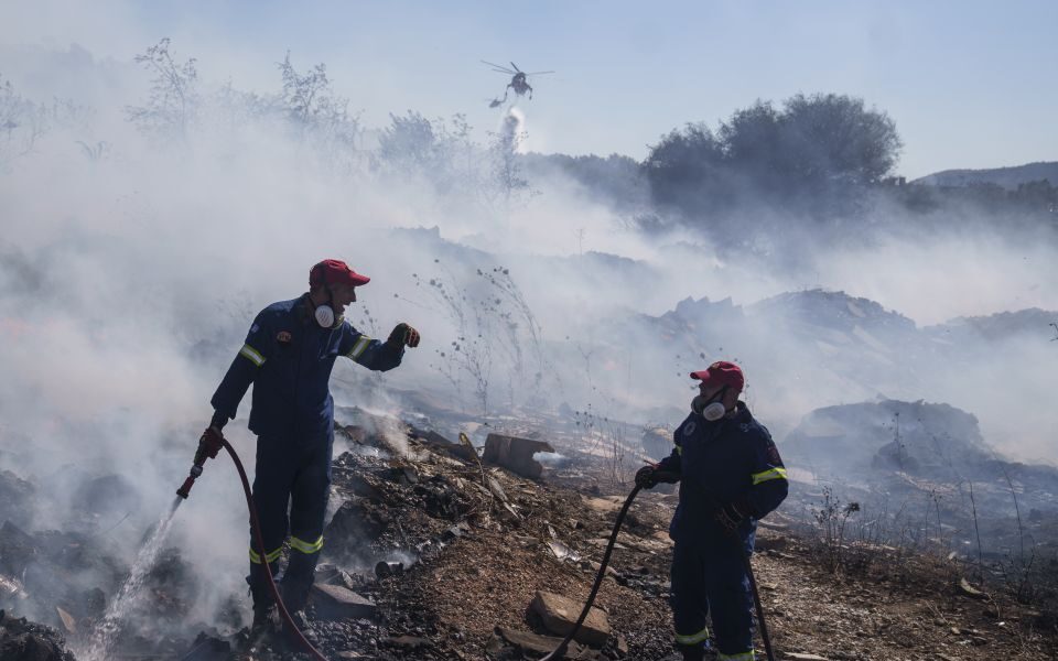 Fire service says blaze in Vari largely contained