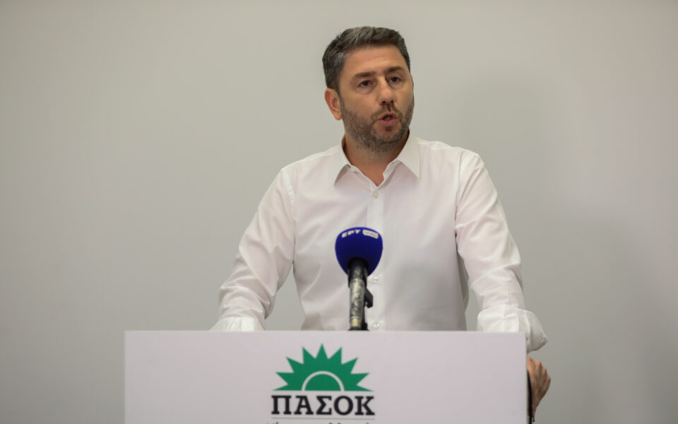PASOK president proposes leadership election in October