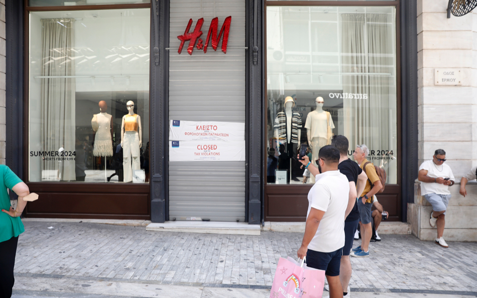 H&M claims technical problem led to non-transmission of receipts