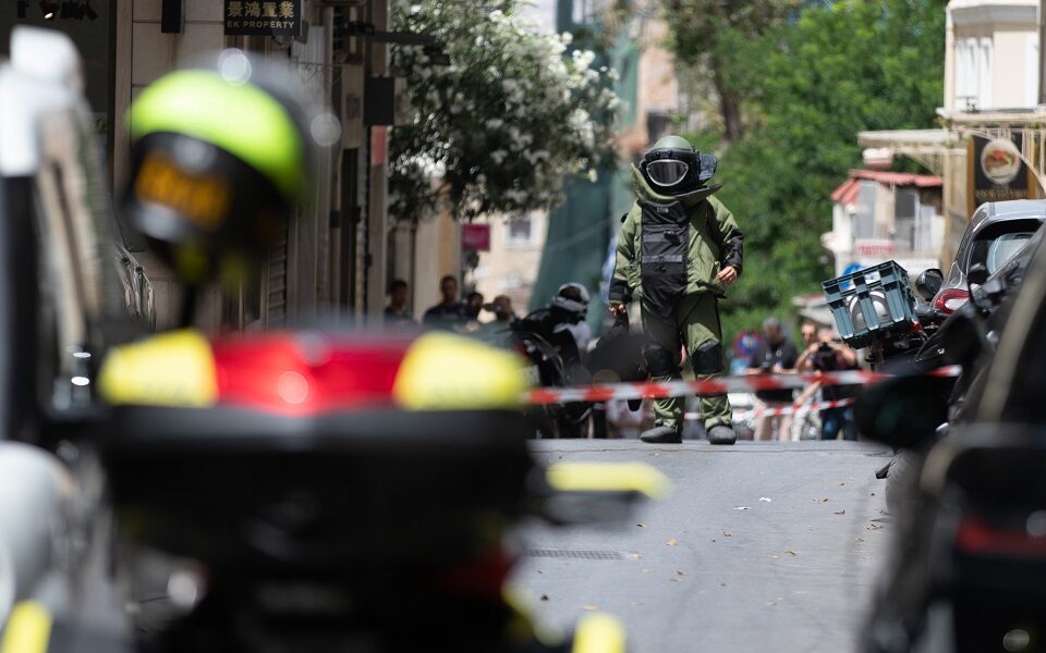 Suspicious suitcase on Syntagma Square found empty