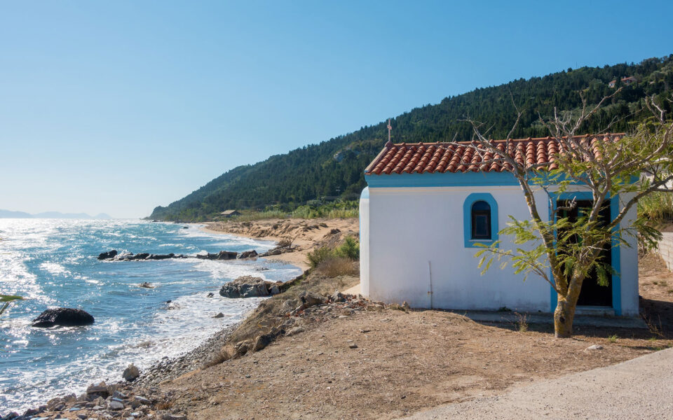 US tourist reported missing on small island off Corfu