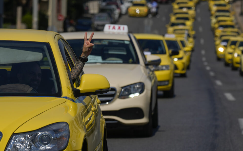 Athens taxi drivers strike against proposed legislation