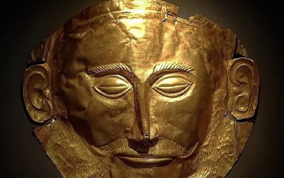 Two ancient golden masks engage in ‘dialogue’