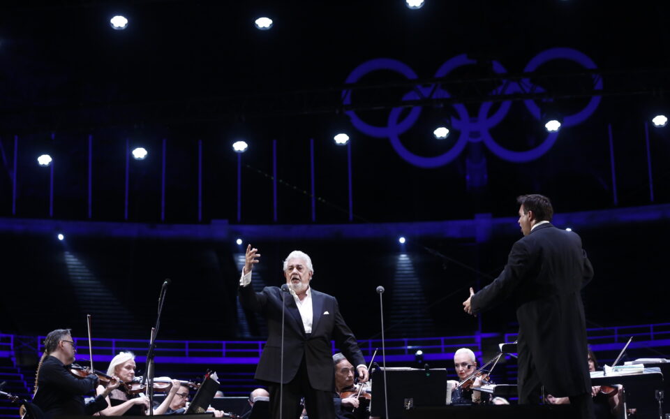 Domingo, Carreras perform at ancient Panathenaic Stadium