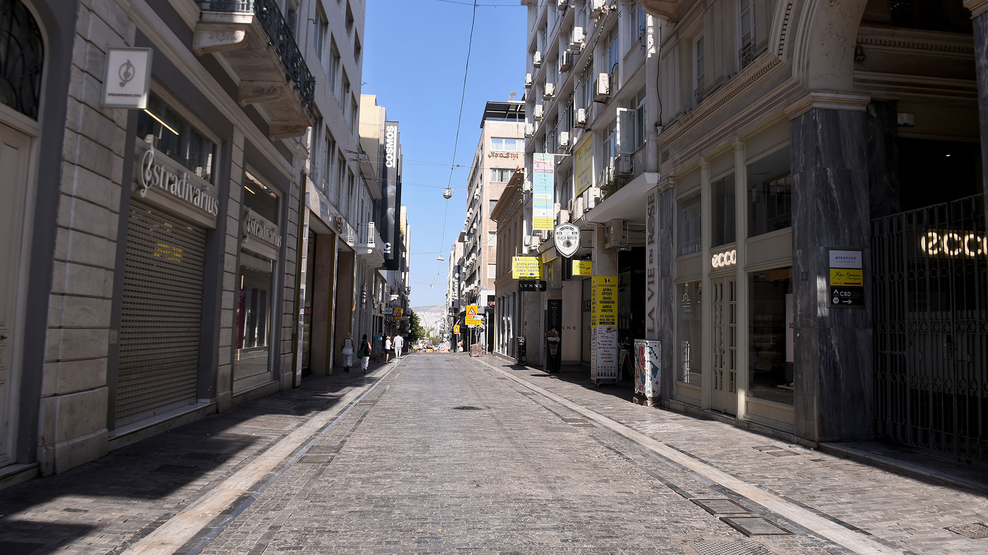 photos-show-empty-athens-during-dormition-of-the-virgin-mary-holiday1