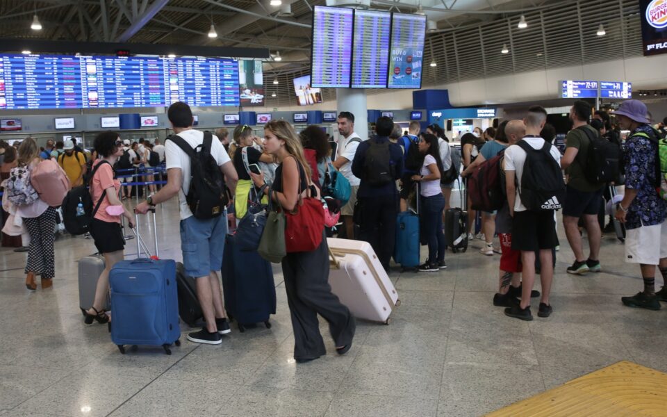 Greek airports see passenger traffic rise 8.7% in Jan-Sept