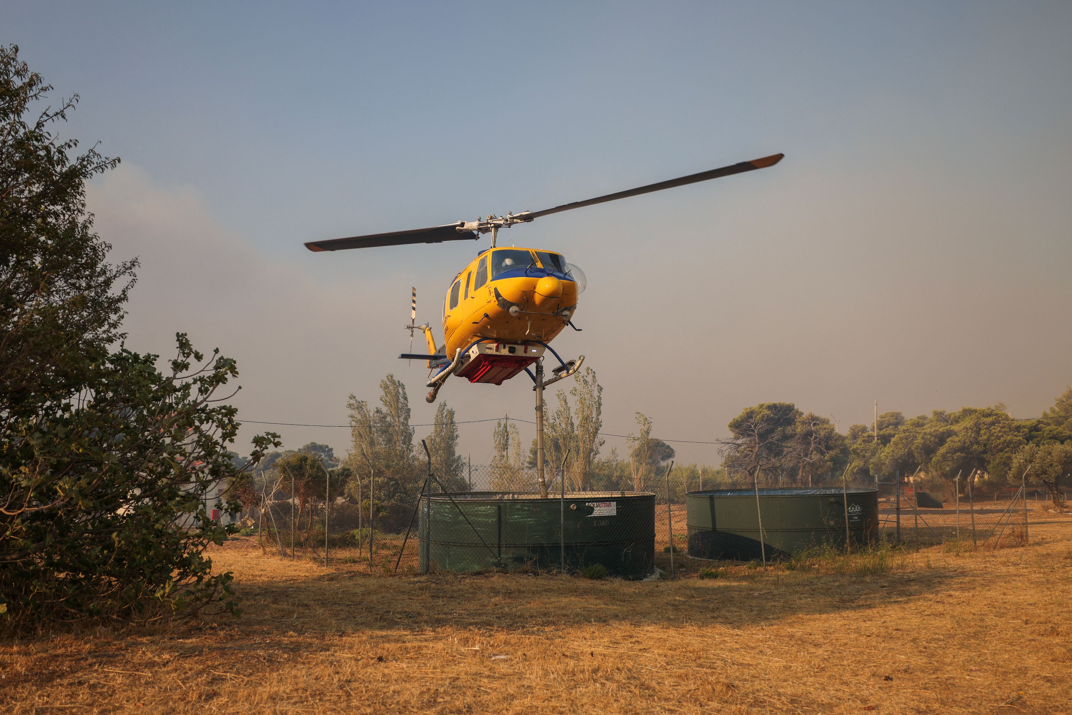 greek-wildfire-rages-near-athens-towns-hospitals-evacuated1