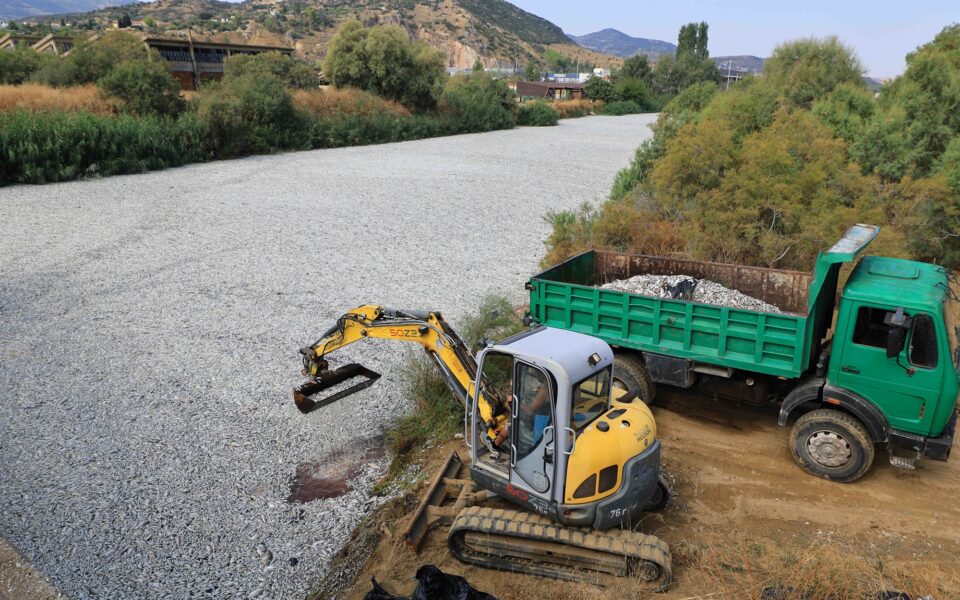 Toxic confrontation over dead fish