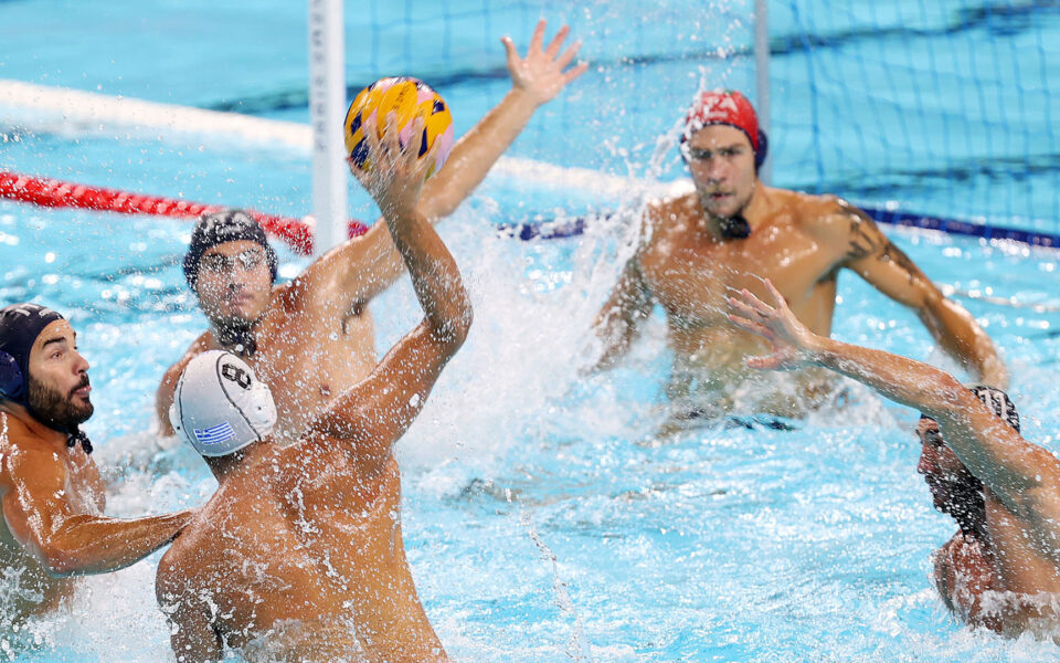 Men’s water polo team defeats Italy to secure second place in group A