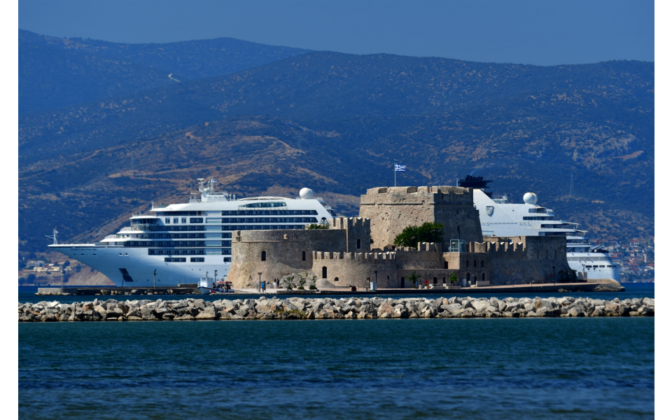 Nafplio welcomes mega cruise ship