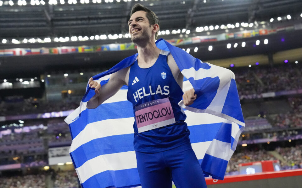 Miltiadis Tentoglou wins gold in men’s long jump