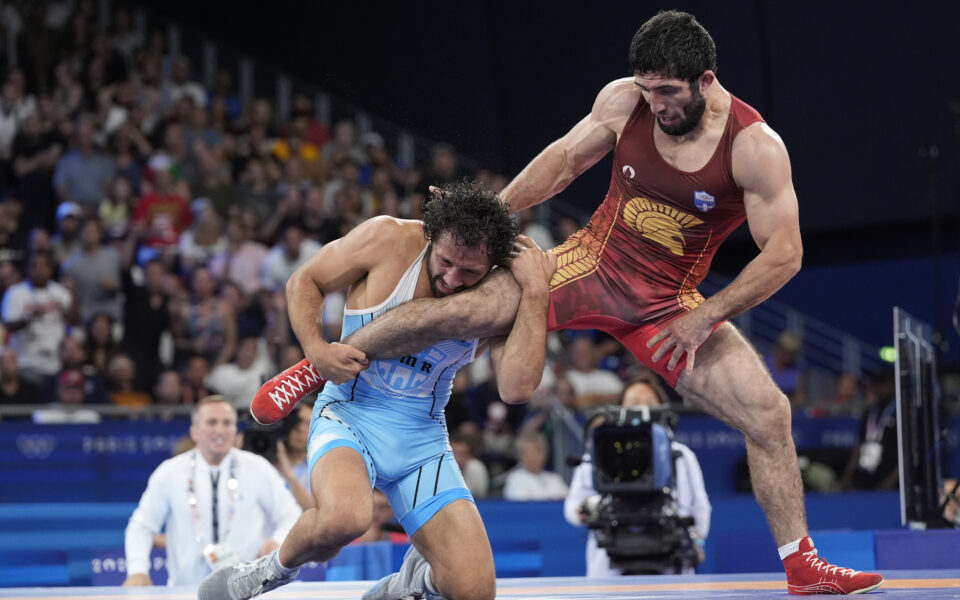 Dauren Kurugliev wins bronze for Greece in 86kg freestyle wrestling at 2024 Olympics