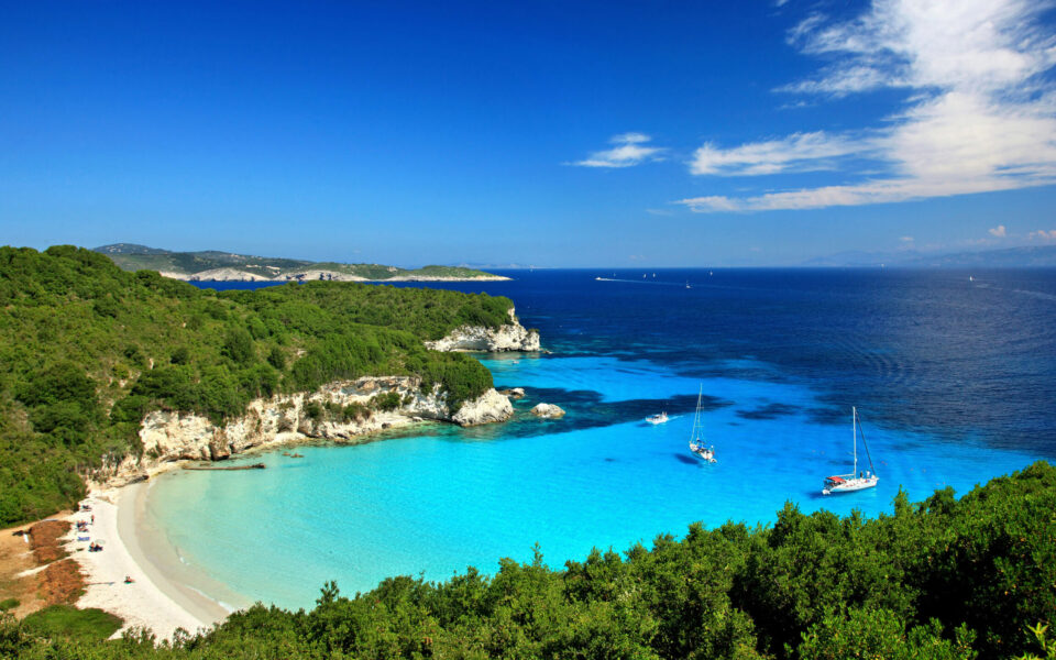 Two Italians arrested for lighting fire on Antipaxos beach