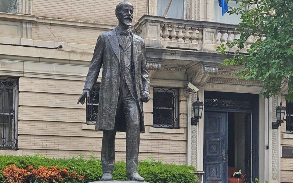 Venizelos statue in Washington restored