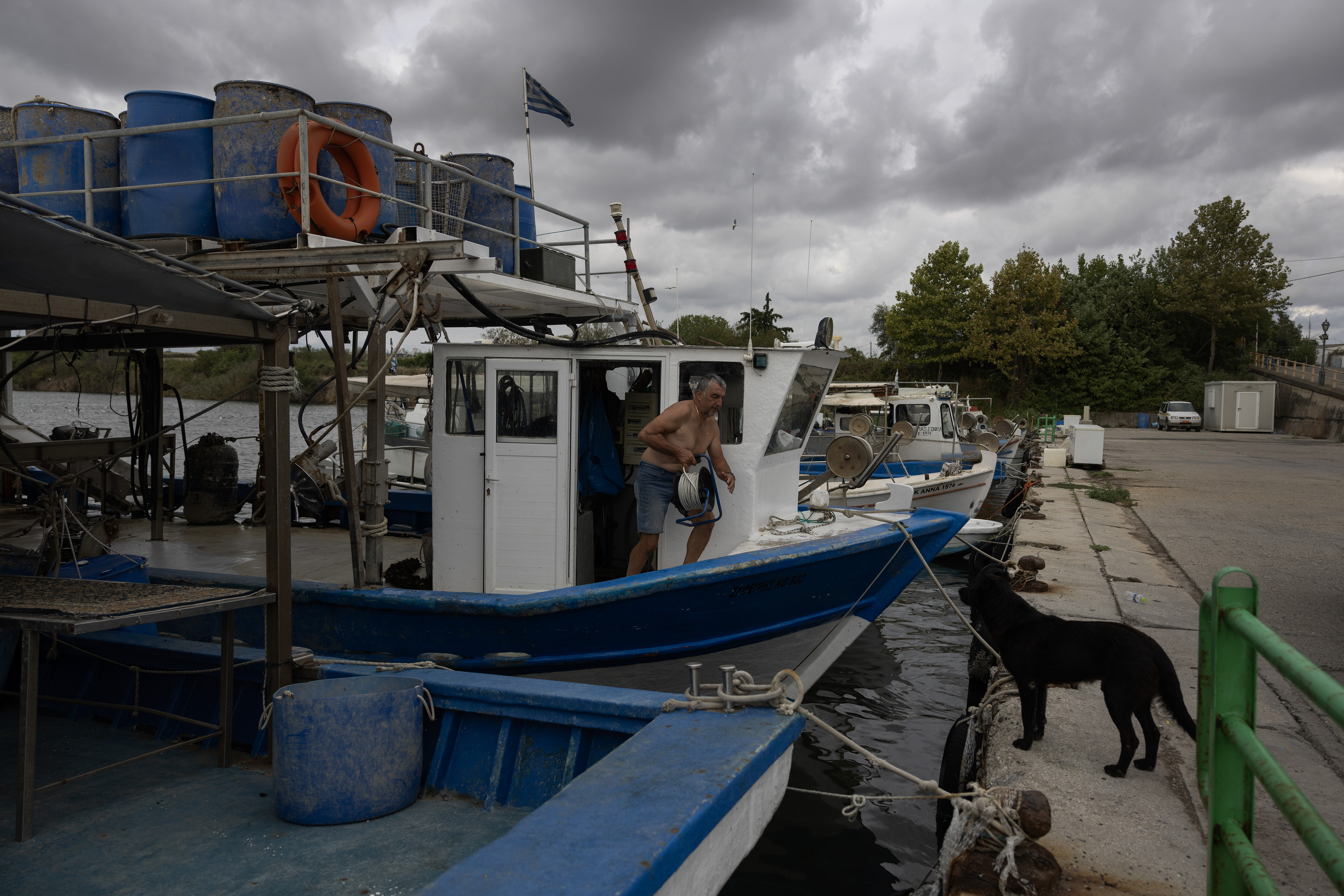 a-sea-of-loss-pieria-mussel-farmers-face-climate-devastation5