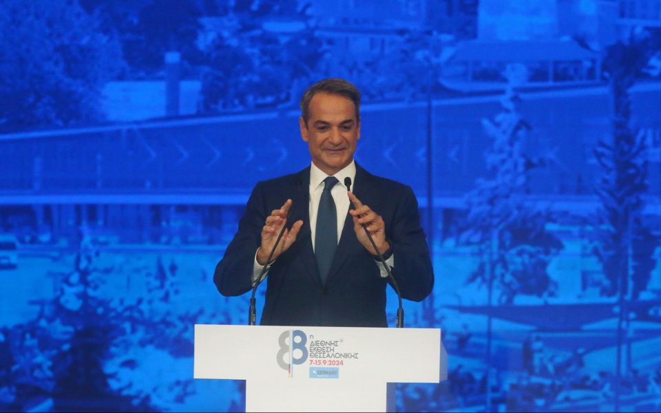 Mitsotakis promises widely spread benefits, no spending excesses