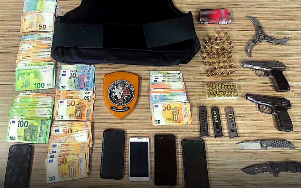 Police bust protection rackets in Mykonos and Athens