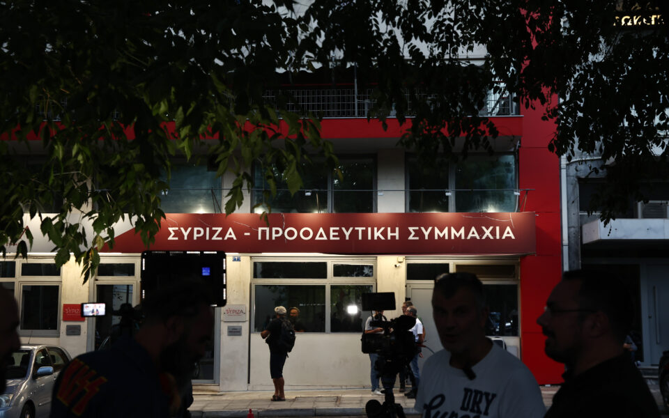 SYRIZA descending into chaos