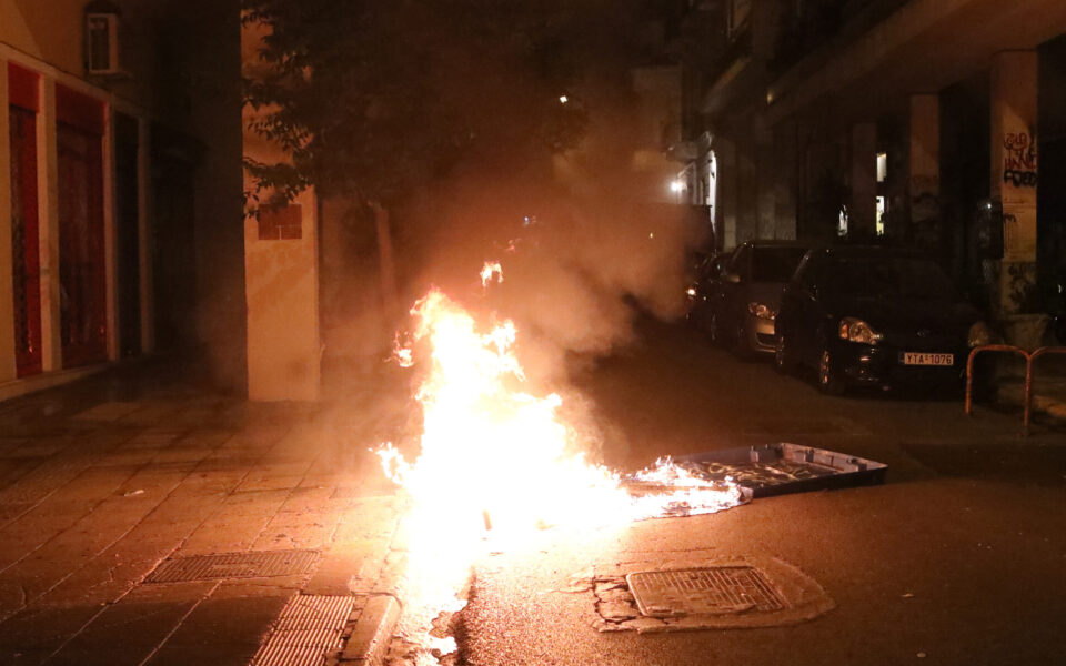 Riot police unit comes under attack in Exarchia