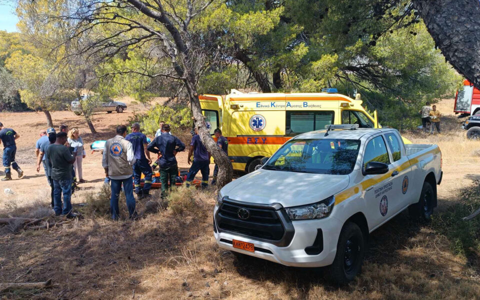 Firefighters rescue injured man from well