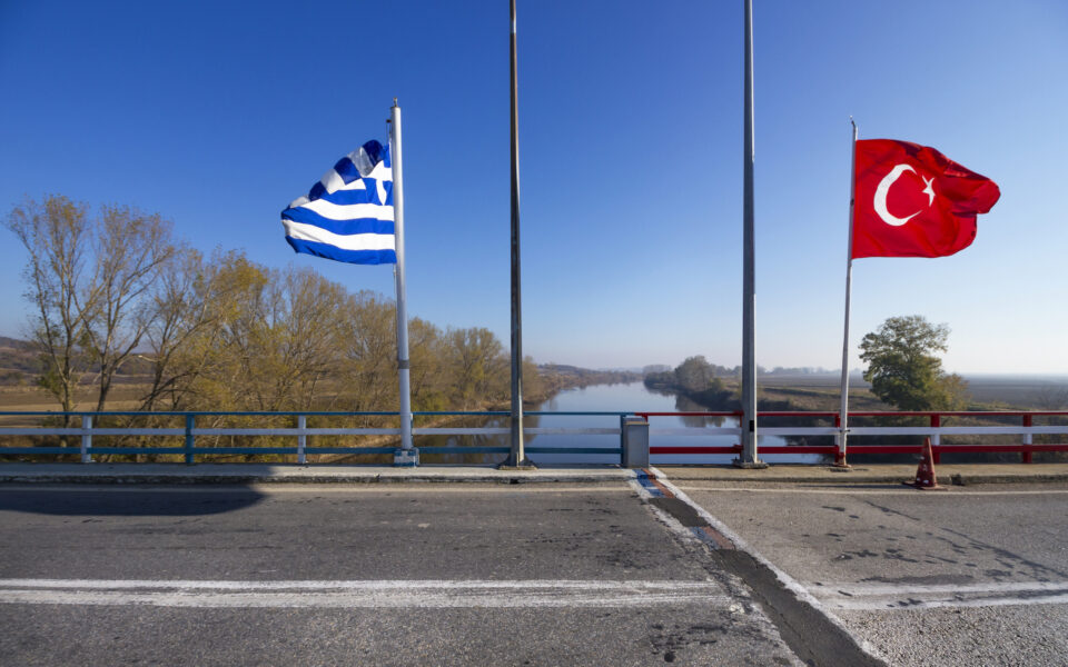 Greek truck driver shot and arrested by Turkish police at the border