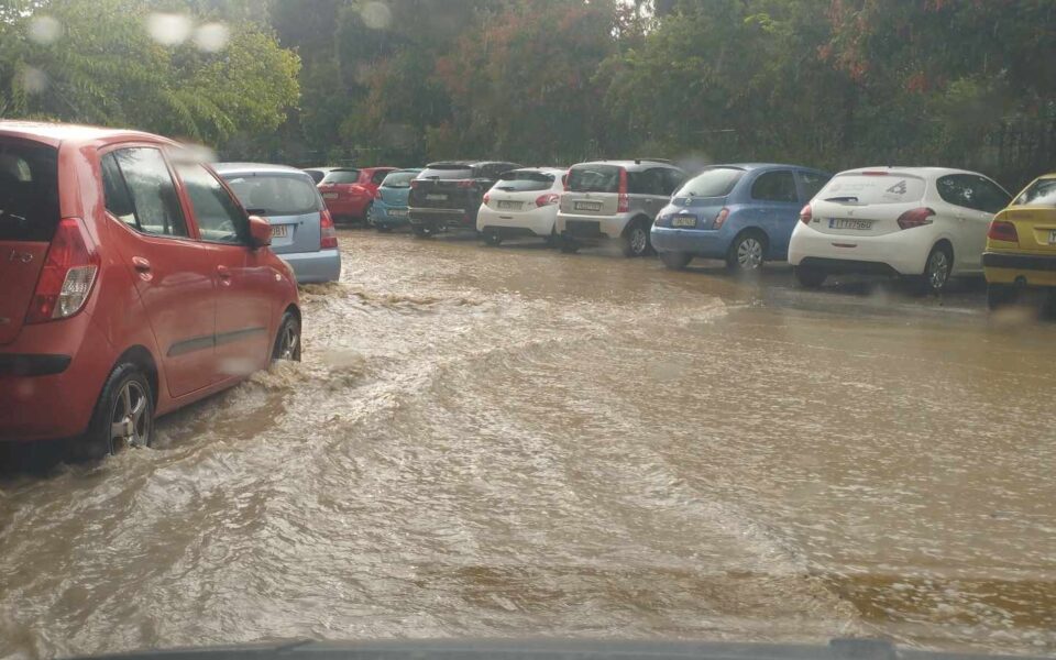 Bus passengers trapped by flooding in Athens amid Storm Atena